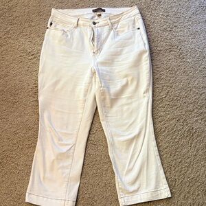 Judy Blue Elegant White Cropped Jeans